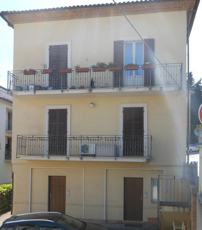 B&B La Luna Dal Borgo Iesi Room photo